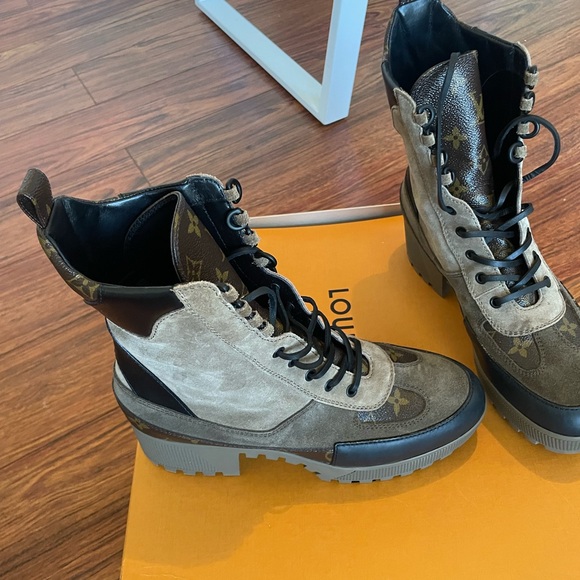 Louis Vuitton Suede Calfskin Monogram Laureate Platform Desert Boots - Picture 11 of 16